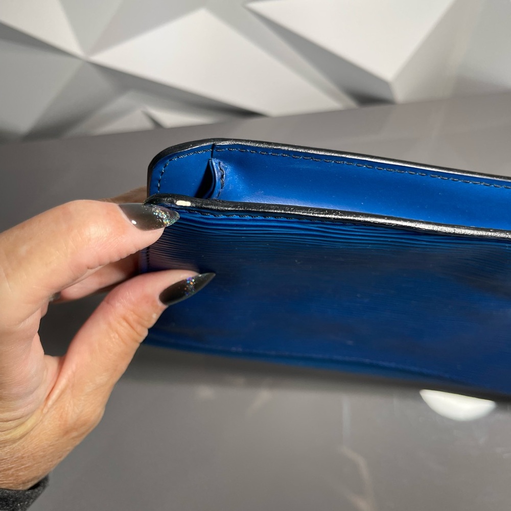 Louis Vuitton Epi Textured Blue Clutch EUC - Picture 8 of 16